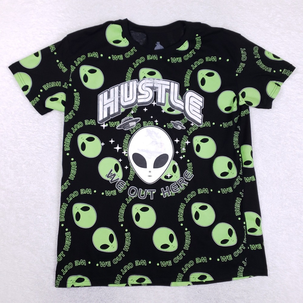 Launder Bailey Apparel Alien Hustle We Out Here Black Graphic T-Shirt XL